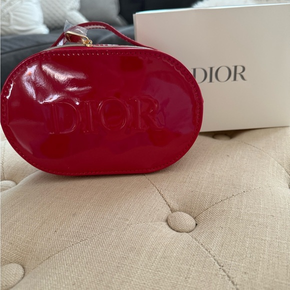 Dior Red Cosmetic Bag in patent - Picture 2 of 6